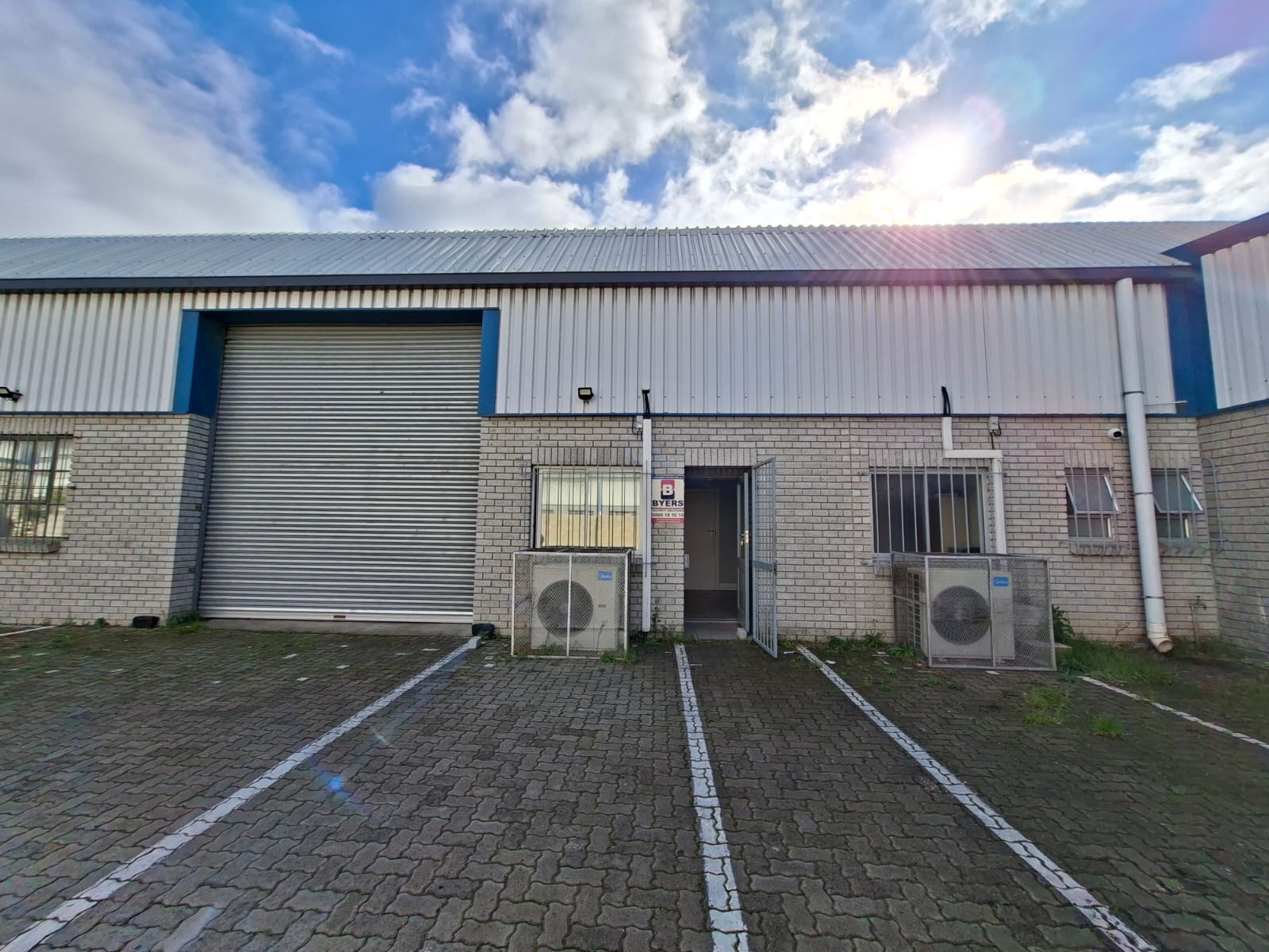 281m² Warehouse For Rent in Airport Industria 2 Airport Industria